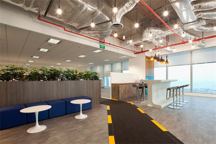 办公室装修中如何有效解决墙面霉变问题?