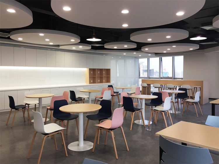 加洲建设：办公室装修绿化设计，构建高效生态办公场景