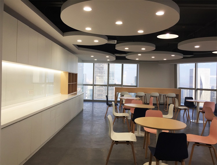 加洲建设：办公室装修增添活力的设计元素