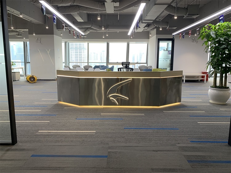 加洲建设：办公室装修中可移动家具的独特魅力